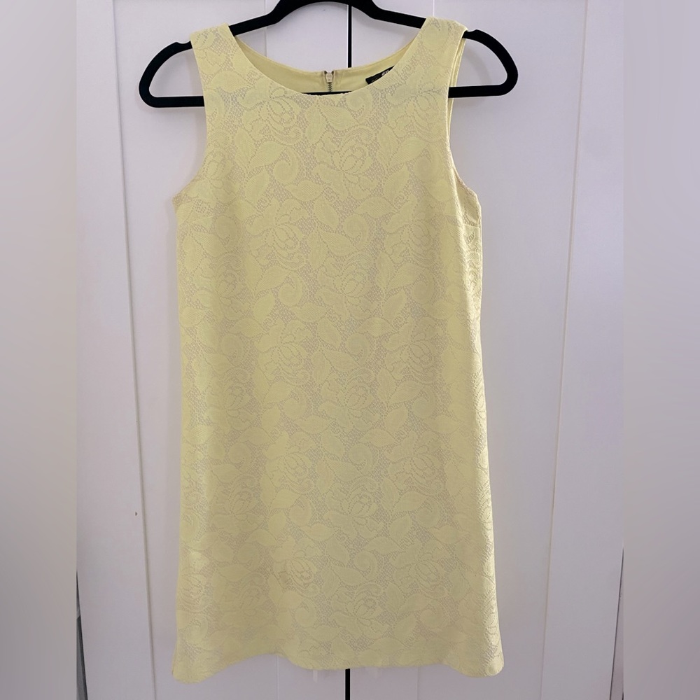 H&M Size XS Mini Shift Dress Pale Yellow with Lace Detail, Gold Zipper Top Back